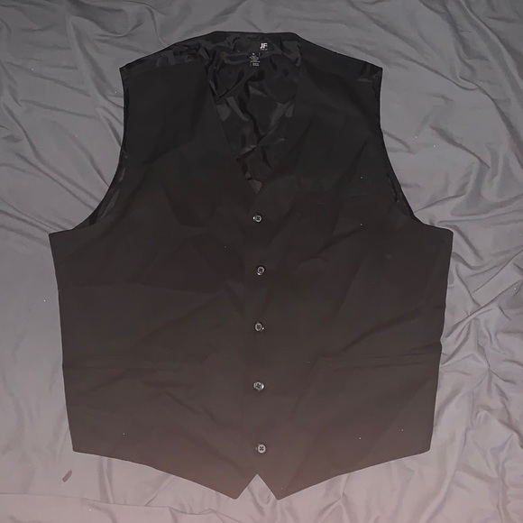 Vest - Picture 1 of 3